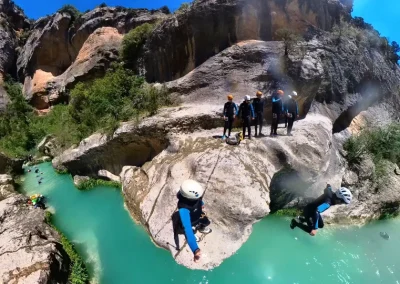 Salto a poza en el Cañón del Vero